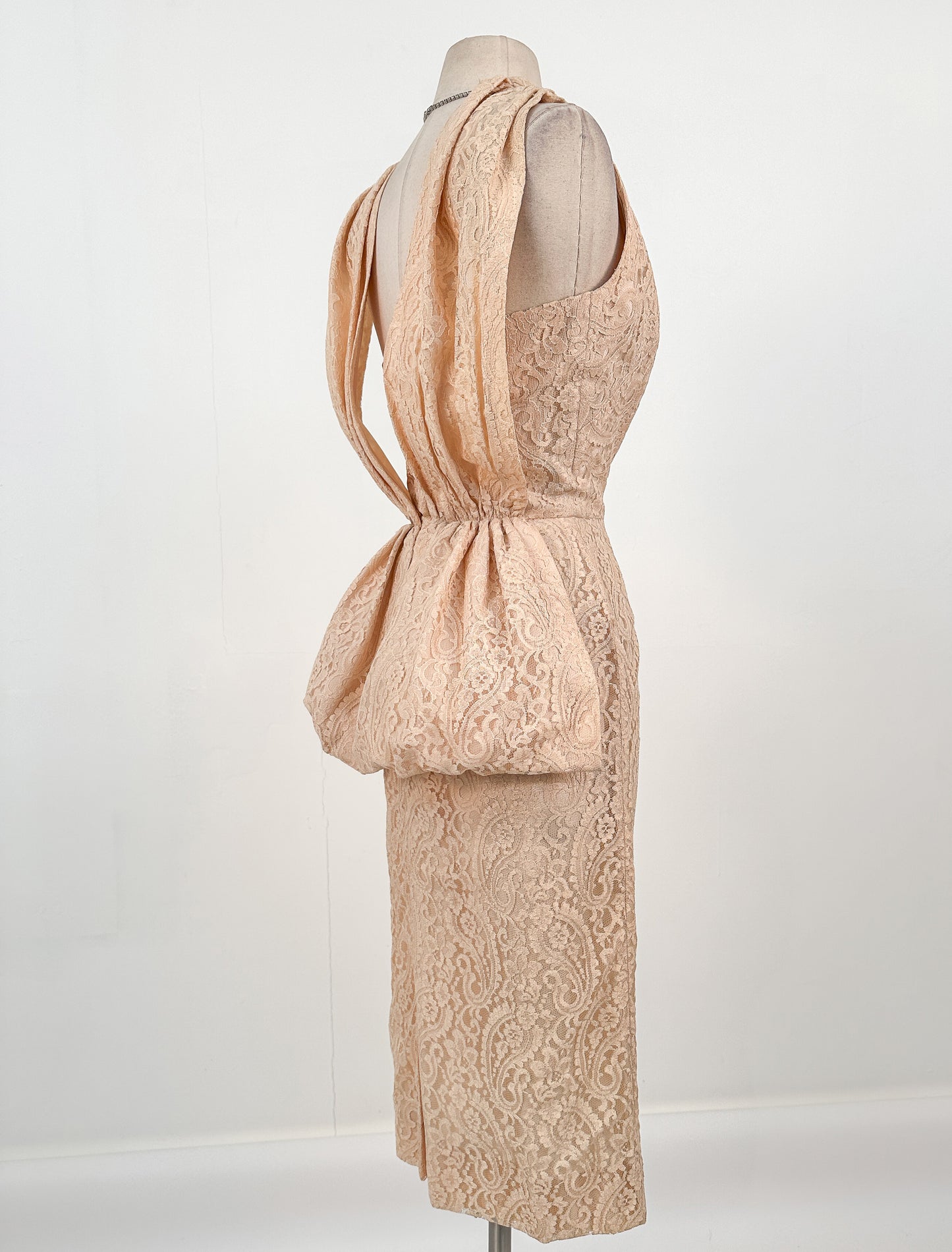 1950s Pink Champagne Lace Dress by Suzy Perette / Waist 26