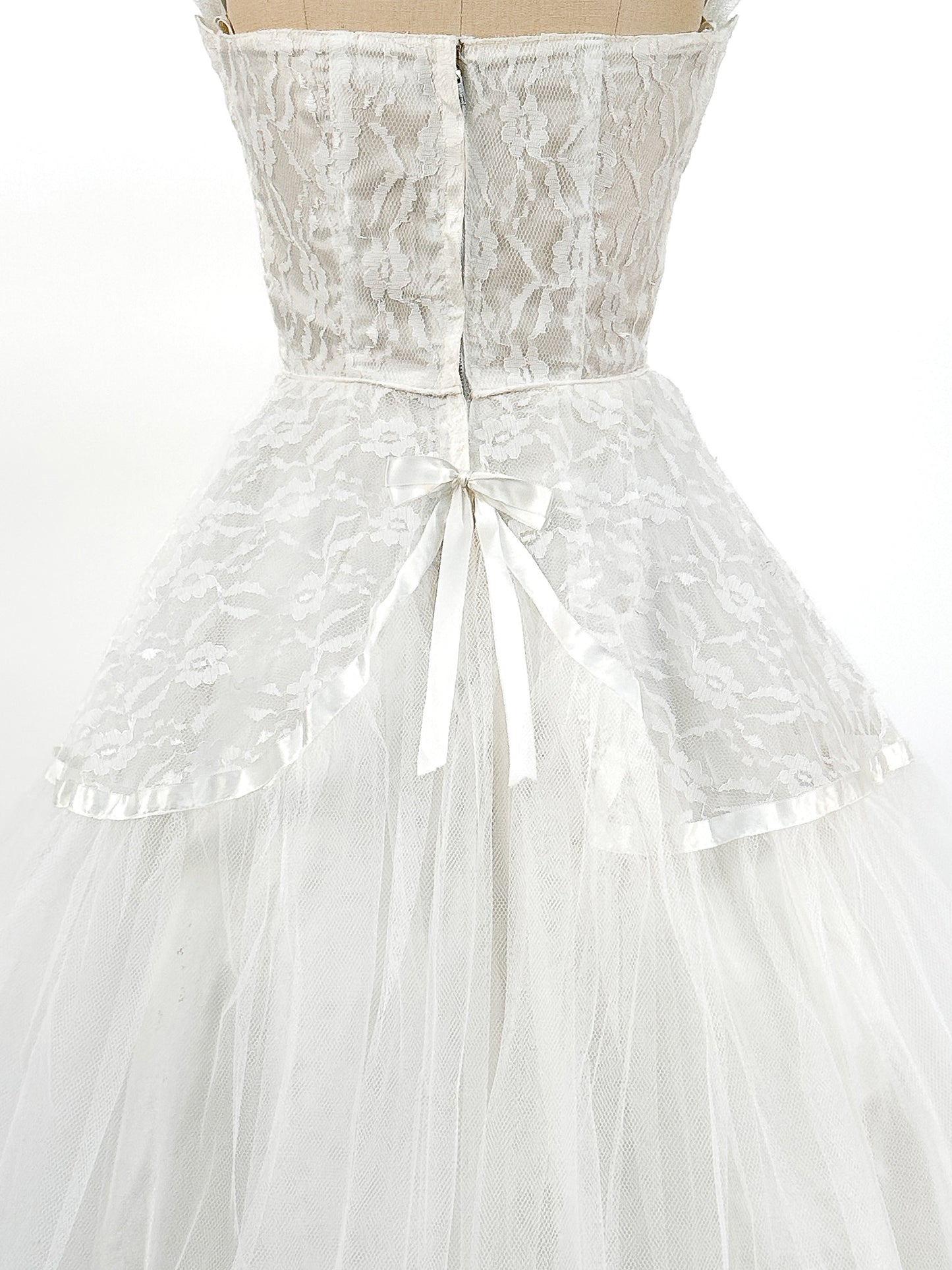 1950s Lace & Tulle Ballgown / Waist 24"