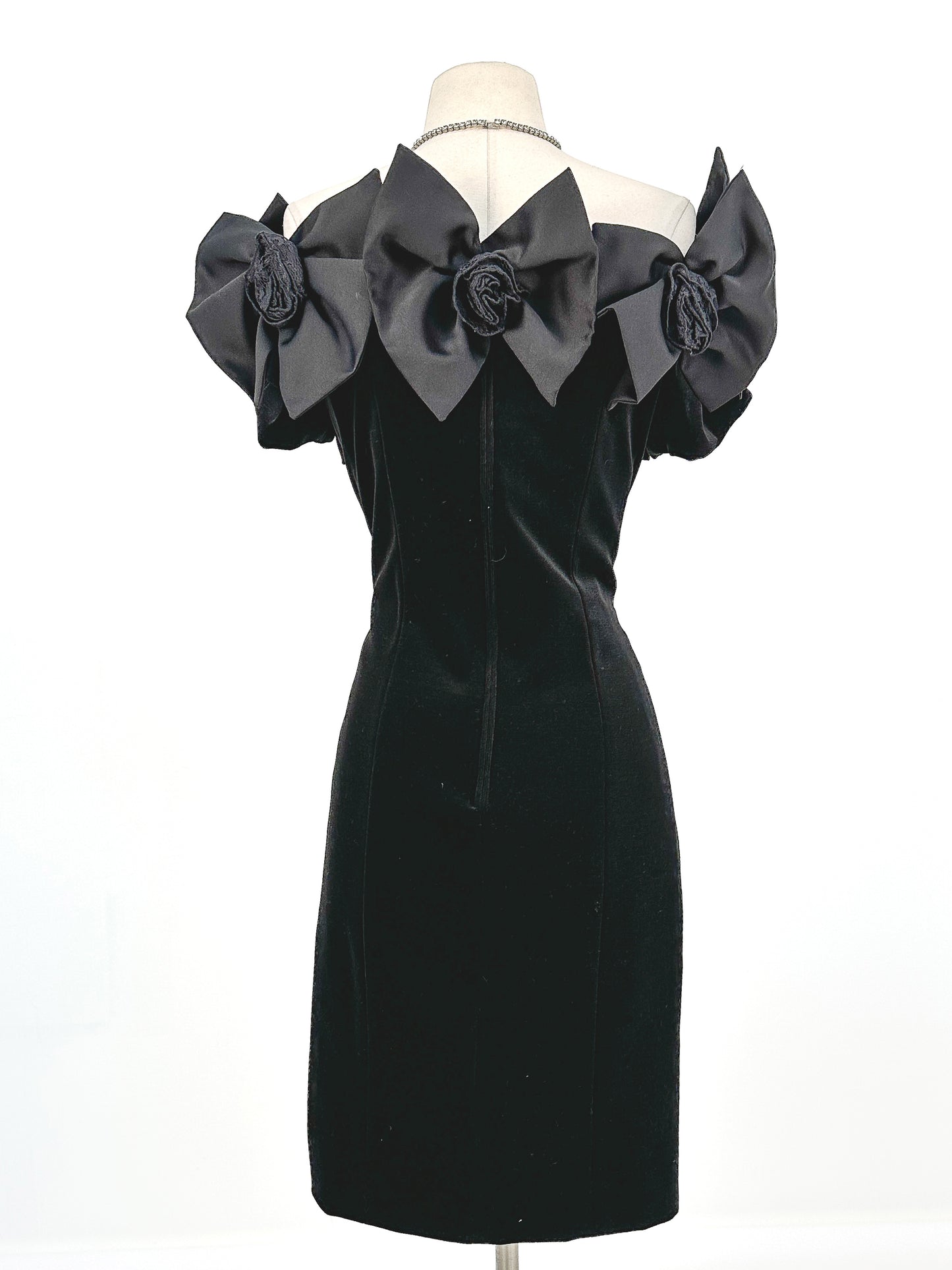 1980s Off the shoulder Black Velvet Bow Dress / Waist 30