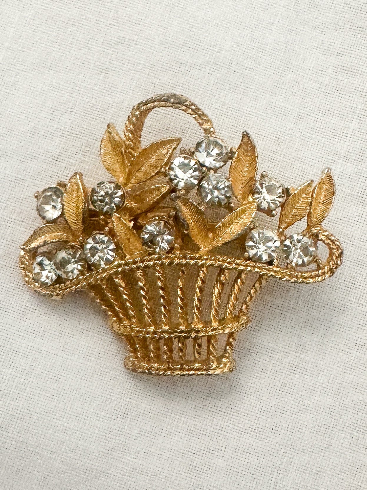 1950s Rhinestone Basket Brooch