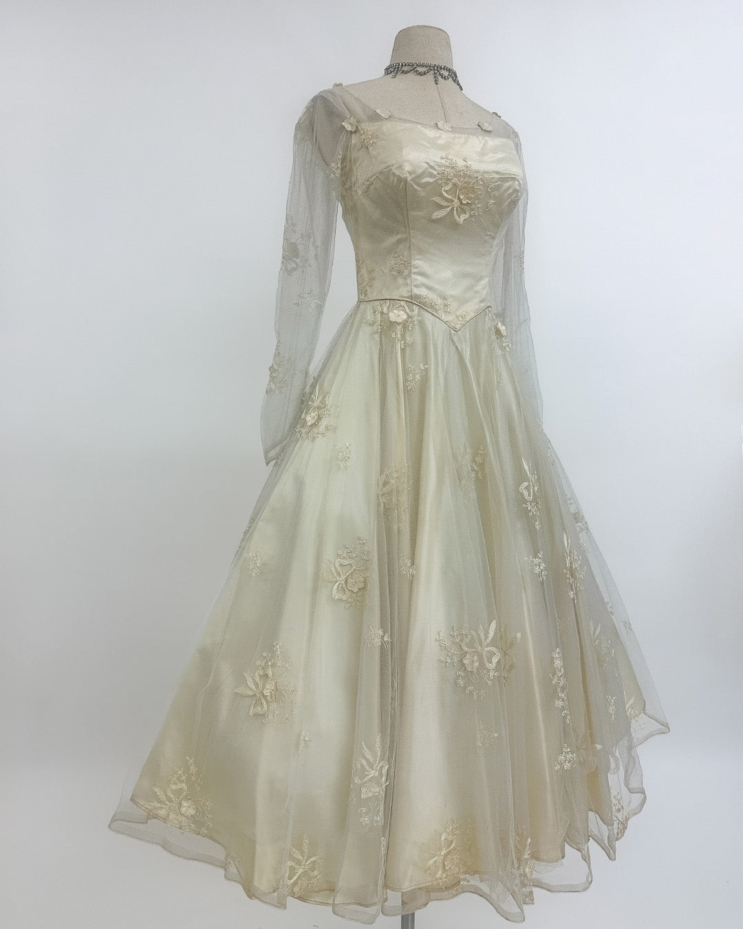 1950s 'The Bow Bridge Bouquet' Wedding Dress