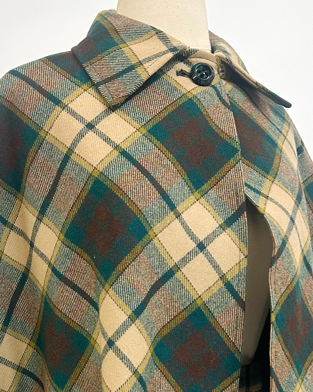 1960-70s 'The Central Park Highland' Skit and Cape Set