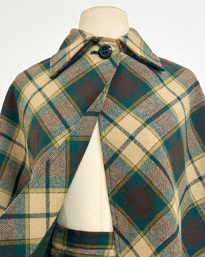 1960-70s 'The Central Park Highland' Skit and Cape Set