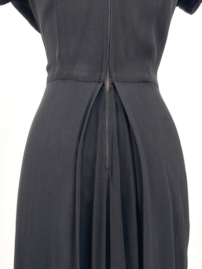 1940s Silky Crepe Rayon with Scalloped Collar and Pleated Skirt / Waist 28