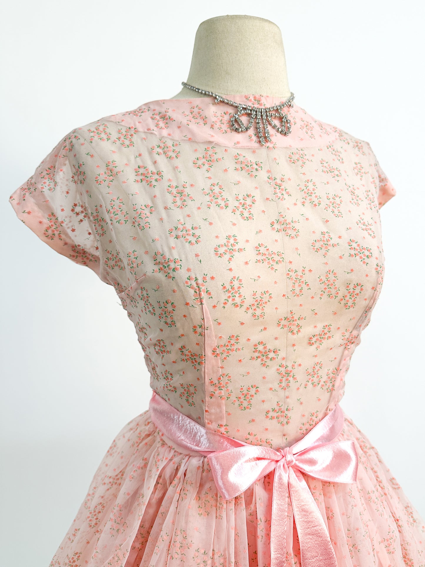 1950s Pretty in Peach Party Dress / Small
