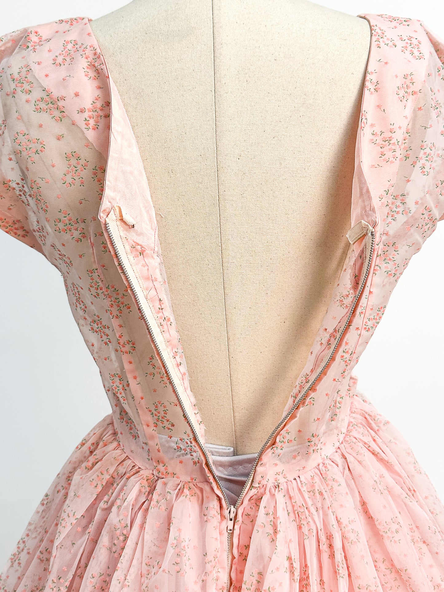 1950s Pretty in Peach Party Dress / Small