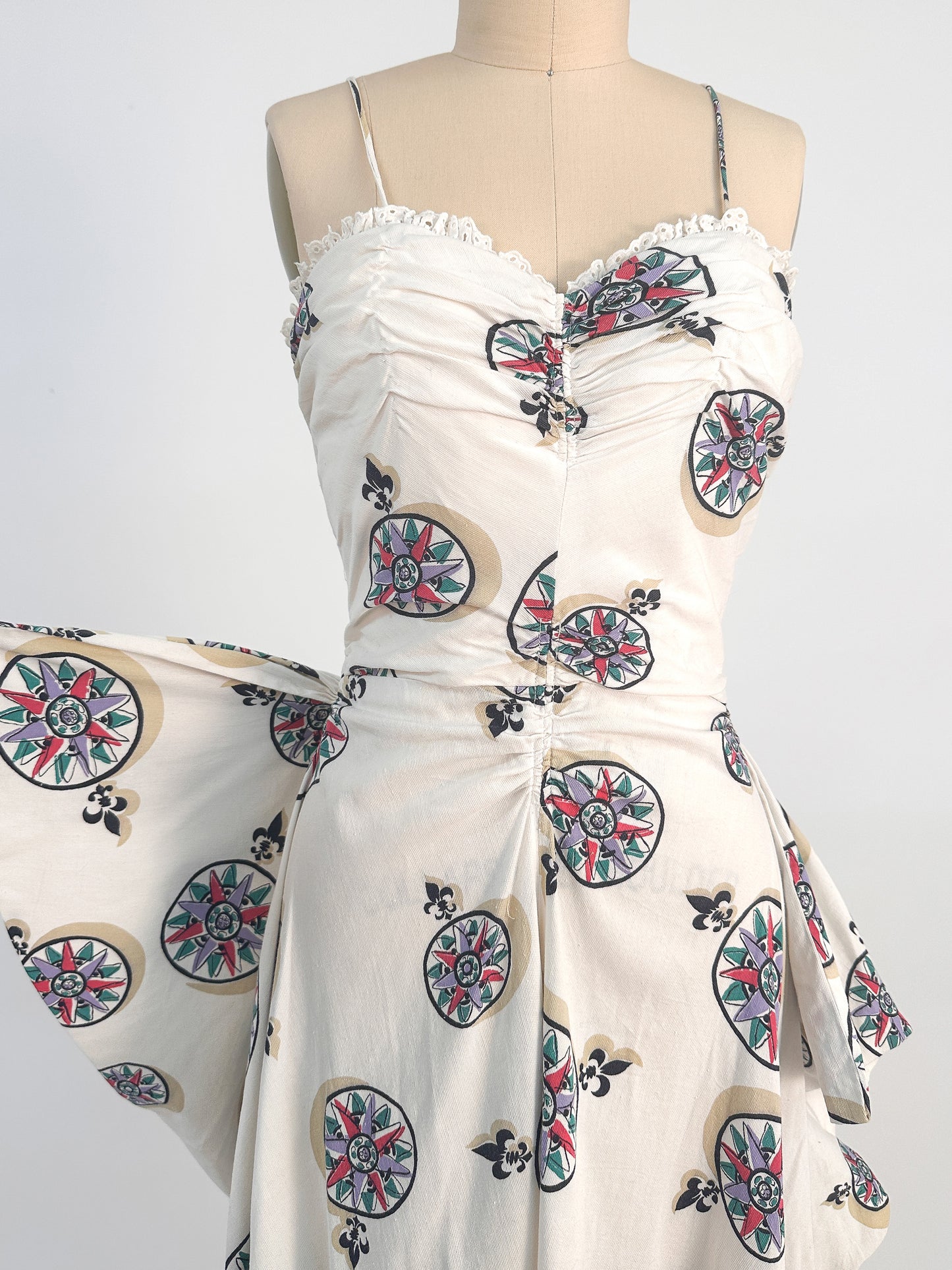 1940s White Cotton Novelty Print Dress / Waist 26