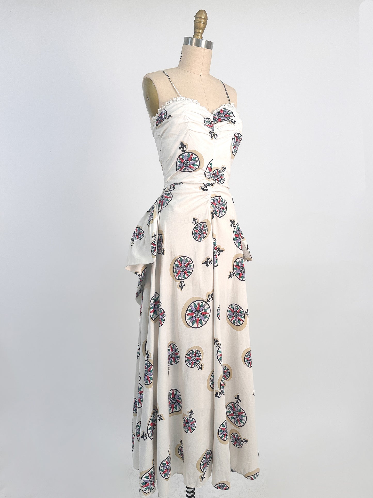 1940s White Cotton Novelty Print Dress / Waist 26