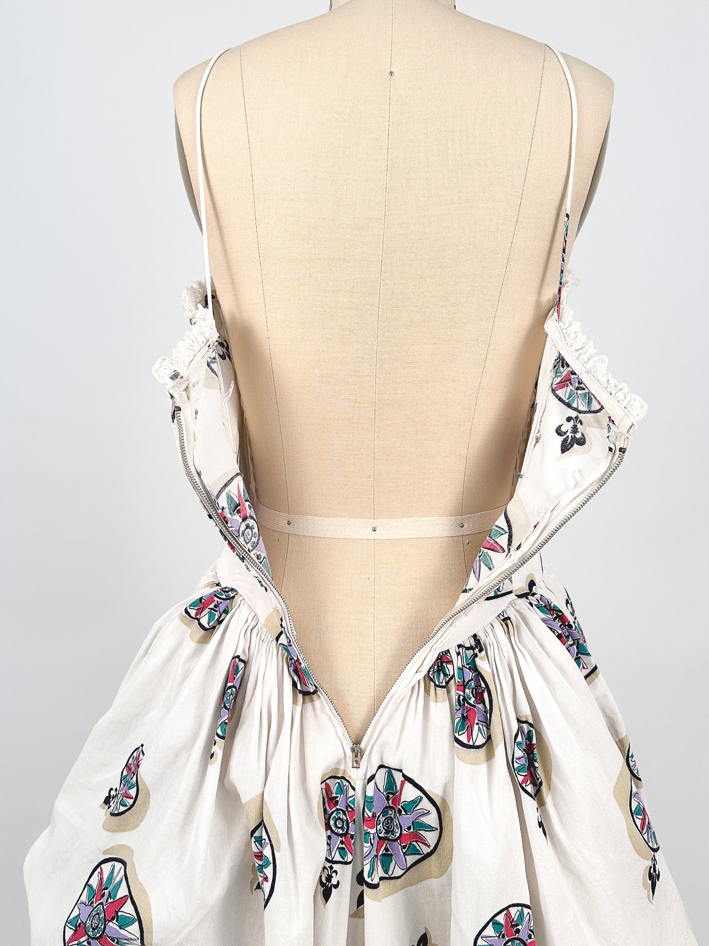 1940s White Cotton Novelty Print Dress / Waist 26