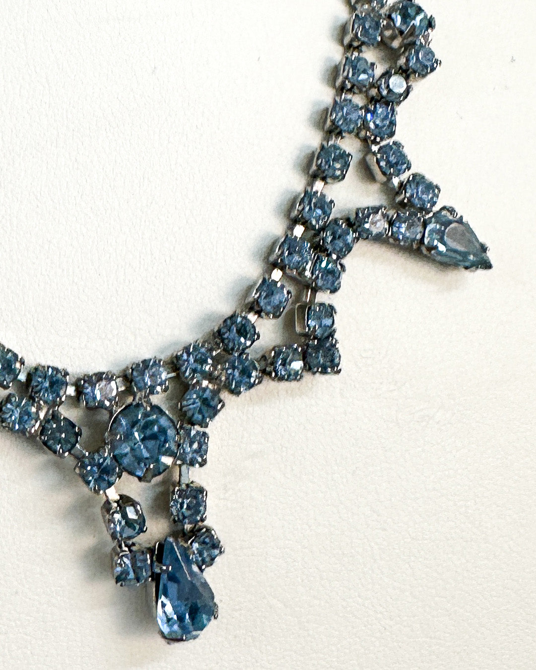1940-50s Pale Blue Rhinestones Choker