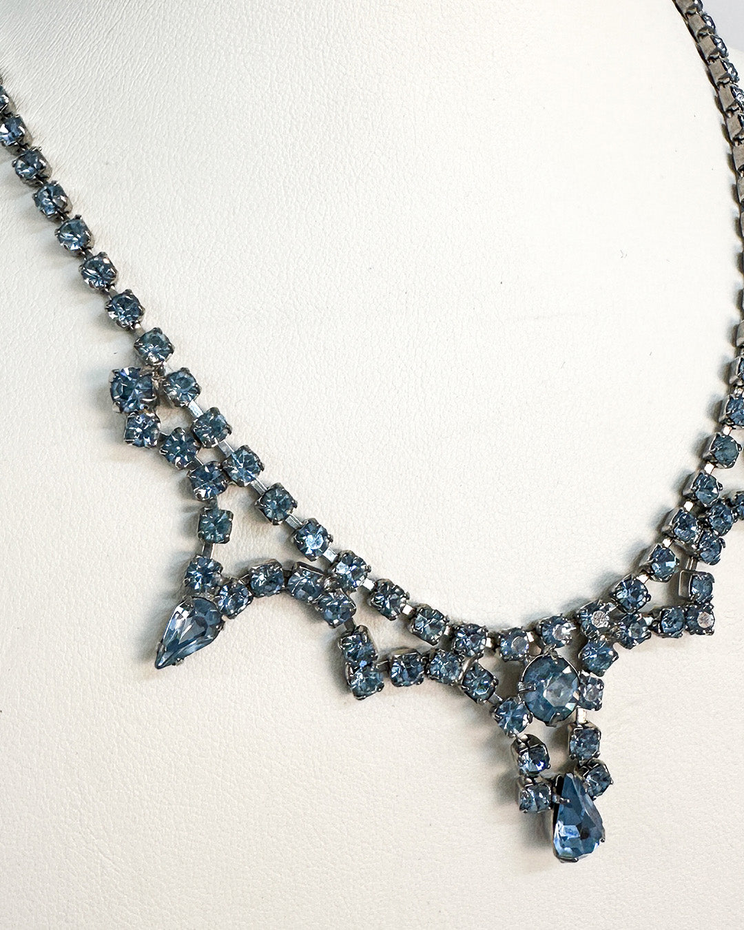 1940-50s Pale Blue Rhinestones Choker