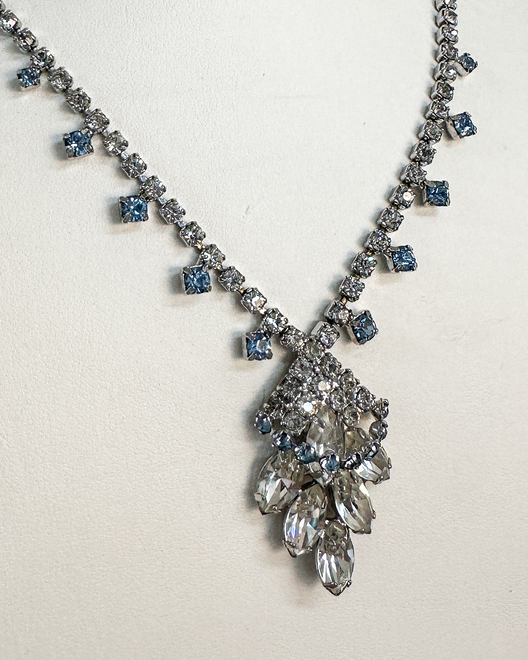 1940-50s Clear and Pale Blue Rhinestones Necklace