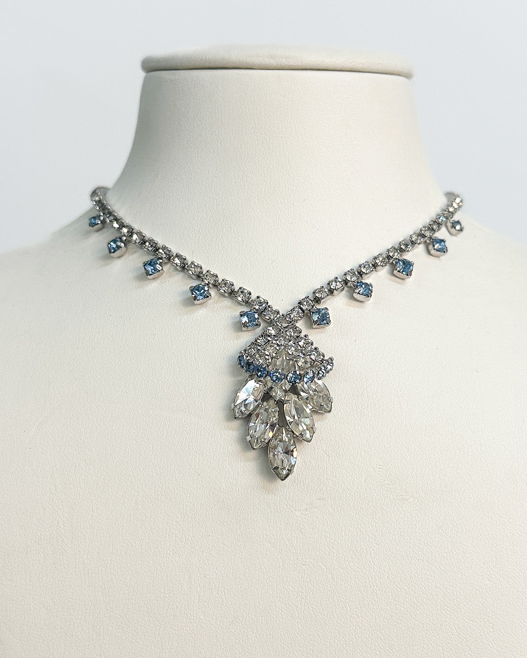 1940-50s Clear and Pale Blue Rhinestones Necklace
