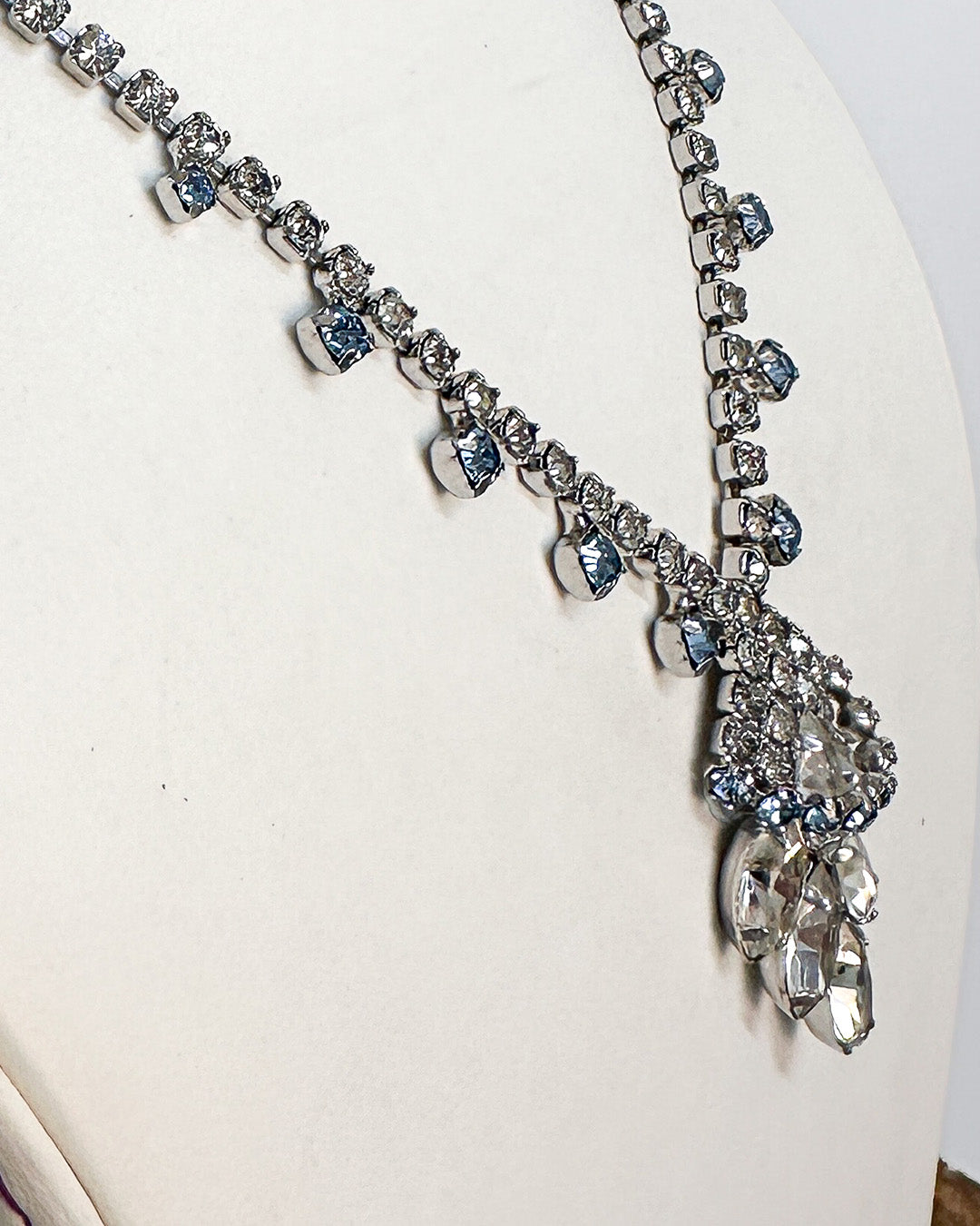1940-50s Clear and Pale Blue Rhinestones Necklace