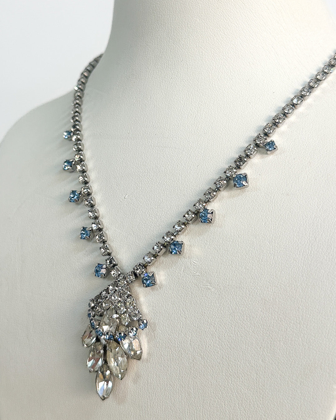 1940-50s Clear and Pale Blue Rhinestones Necklace
