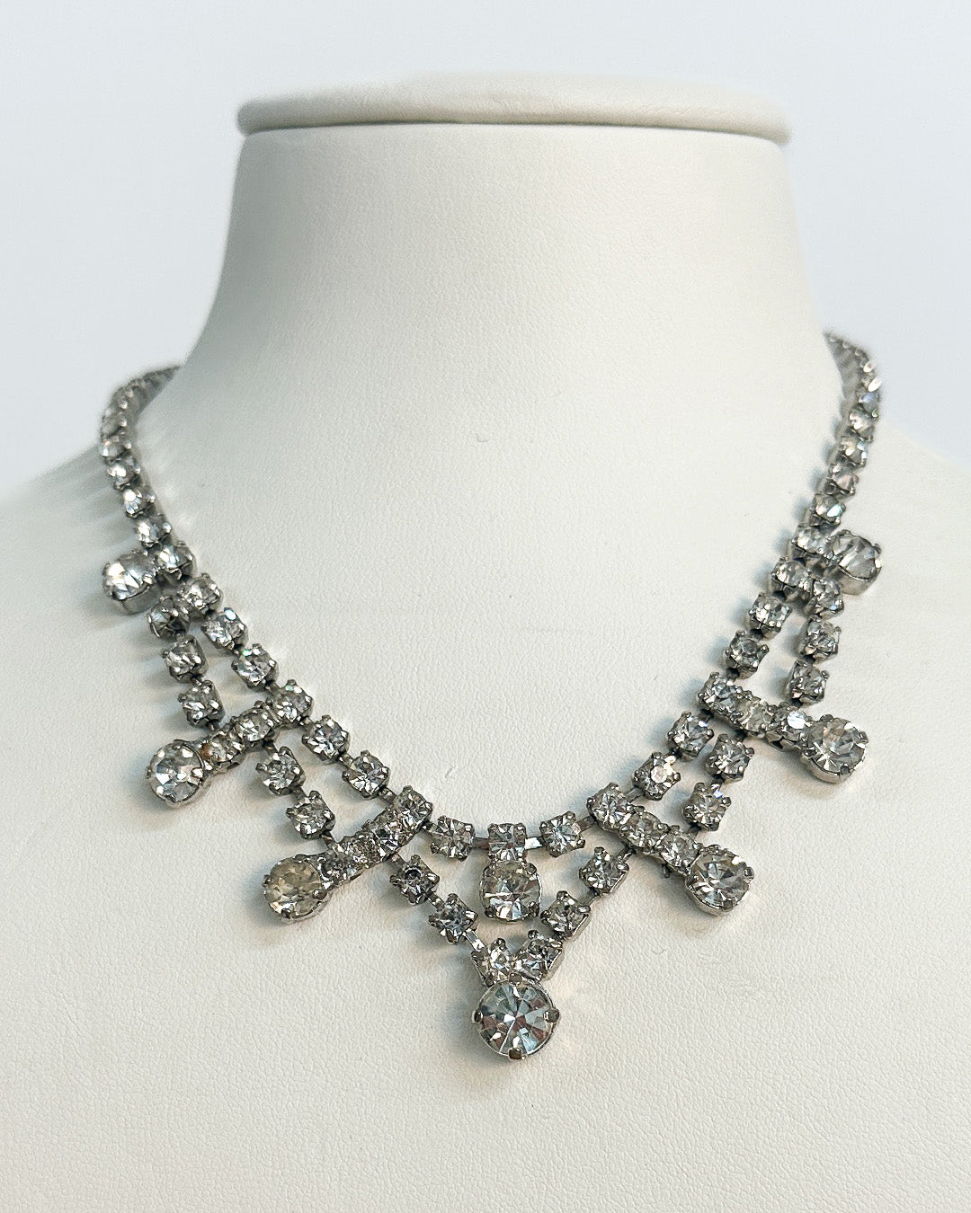 1940-50s Elegant Rhinestone Statement Choker
