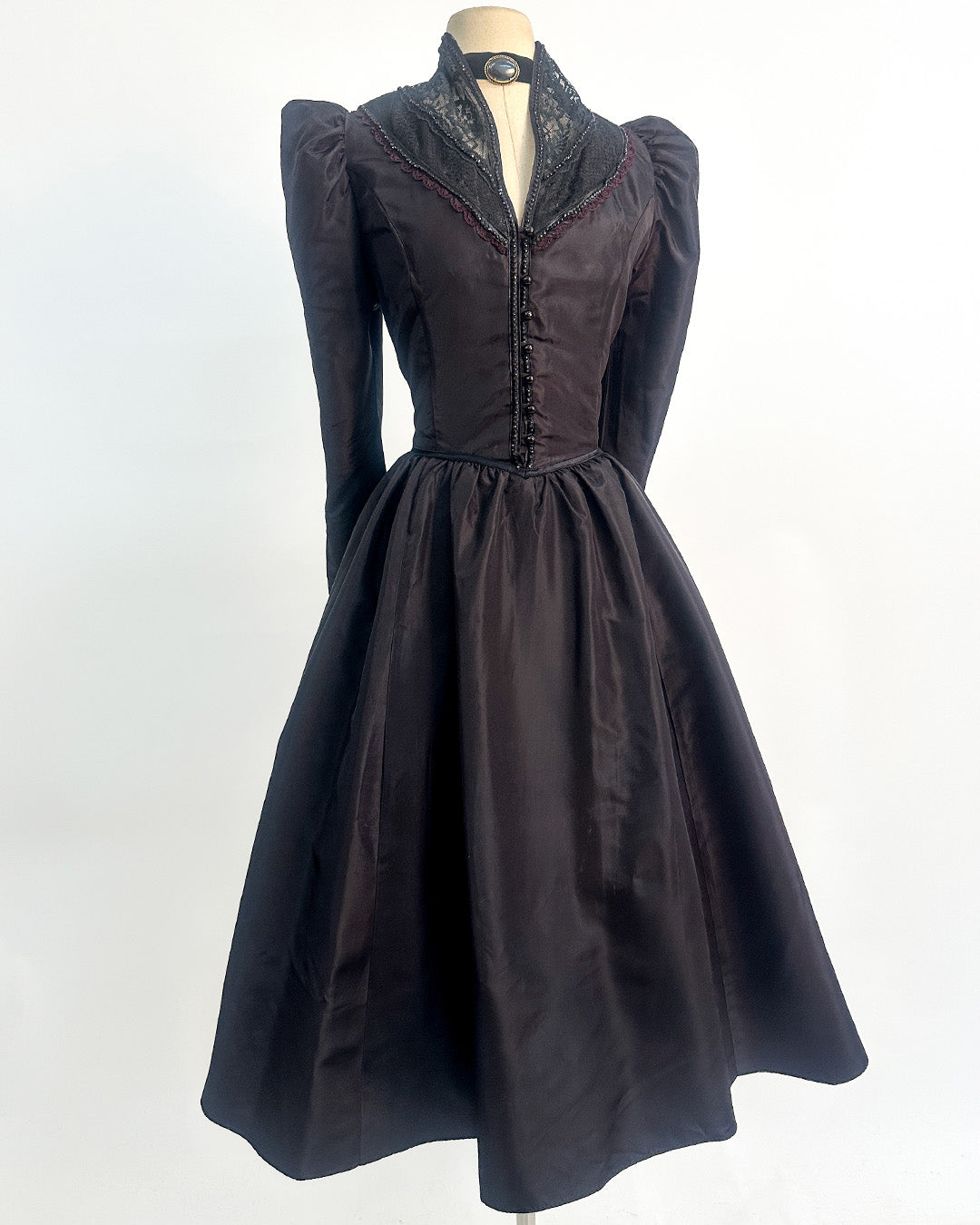 Rare 1970s Gunne Sax Witchy Black Taffeta Dress / Medium