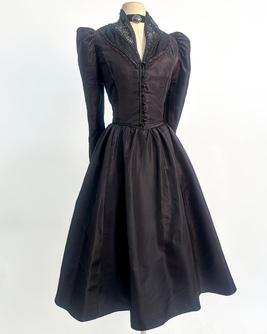 Rare 1970s Gunne Sax Witchy Black Taffeta Dress / Medium