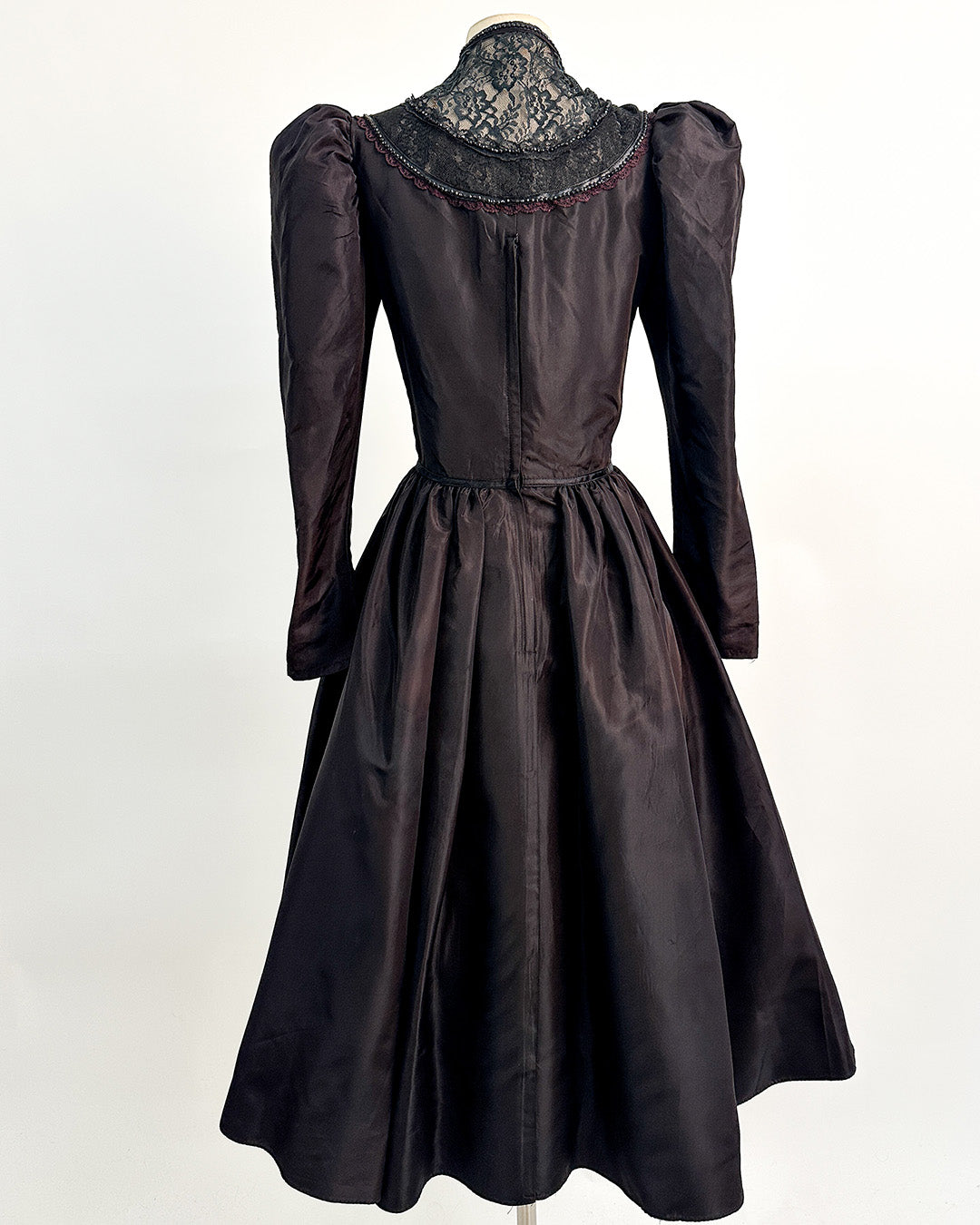 Rare 1970s Gunne Sax Witchy Black Taffeta Dress / Medium