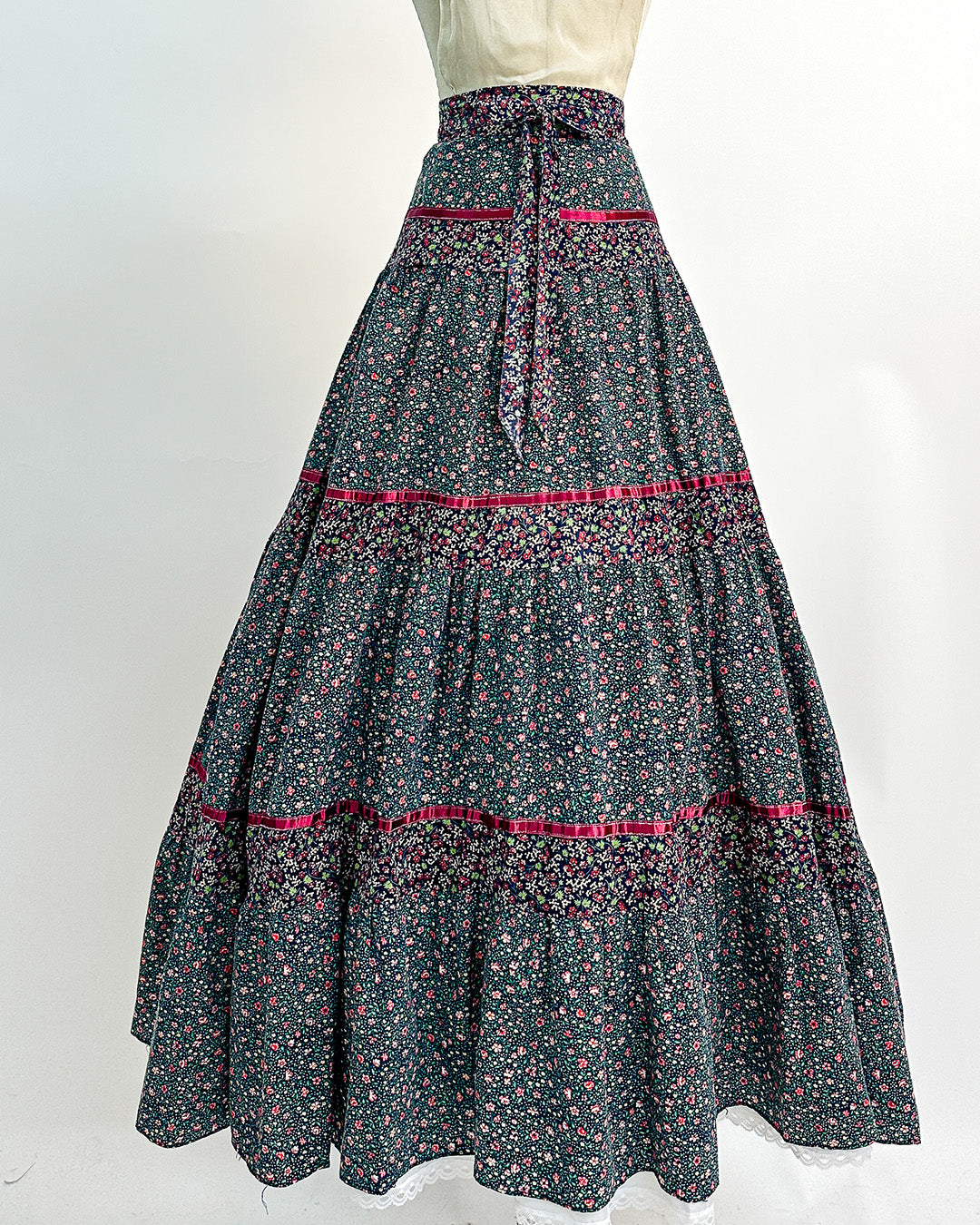 1970s 'The Enchanted Meadow' Gunne Sax Skirt / Medium