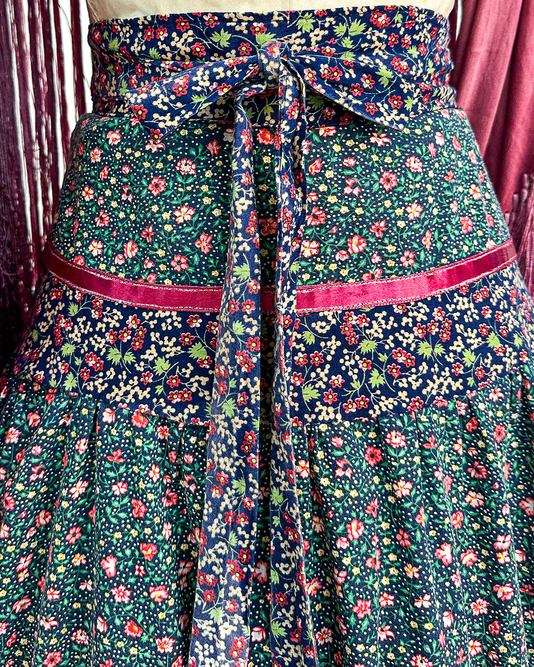 1970s 'The Enchanted Meadow' Gunne Sax Skirt / Medium