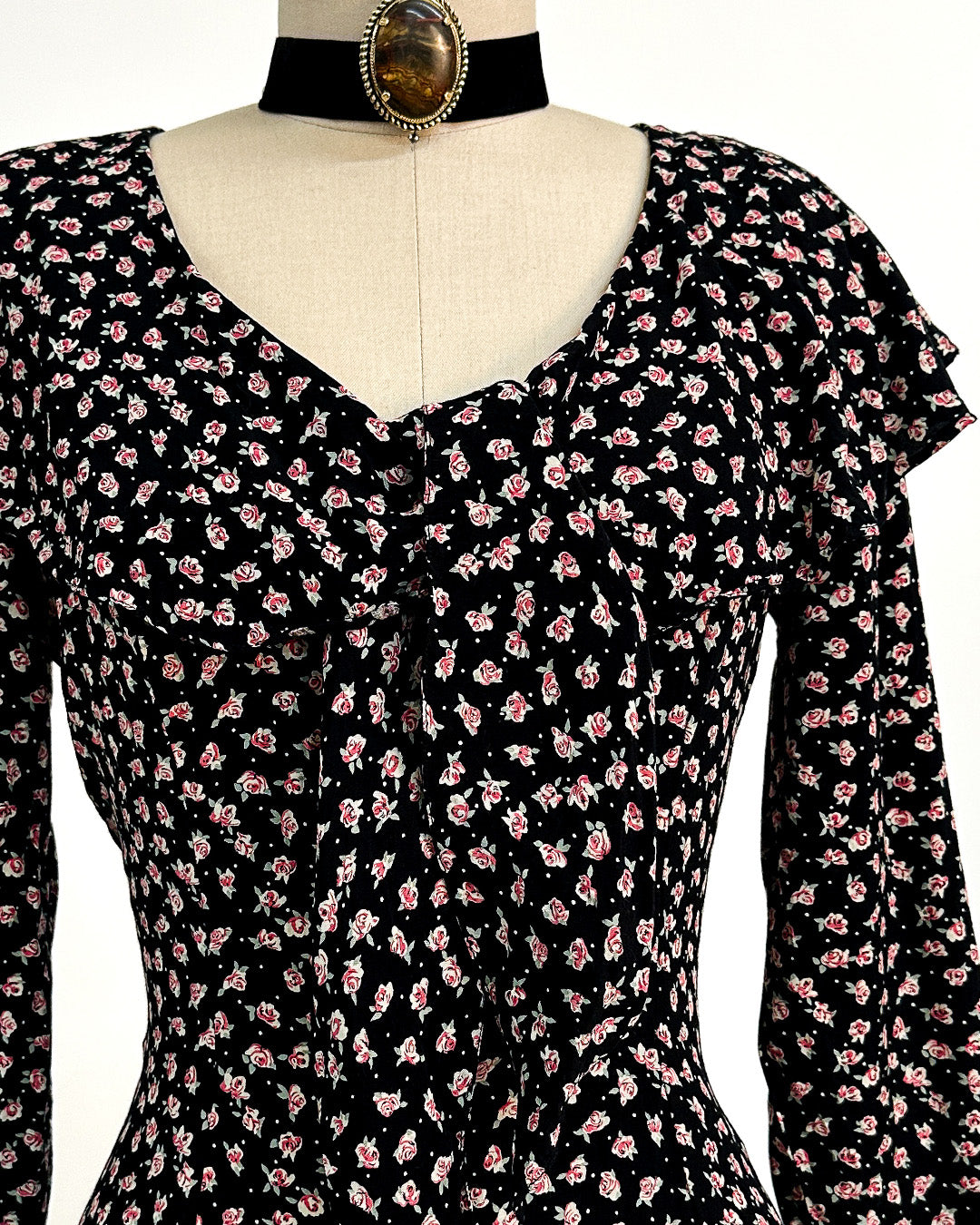 1990s 'The Midnight Roses' Button-up Dress / Medium