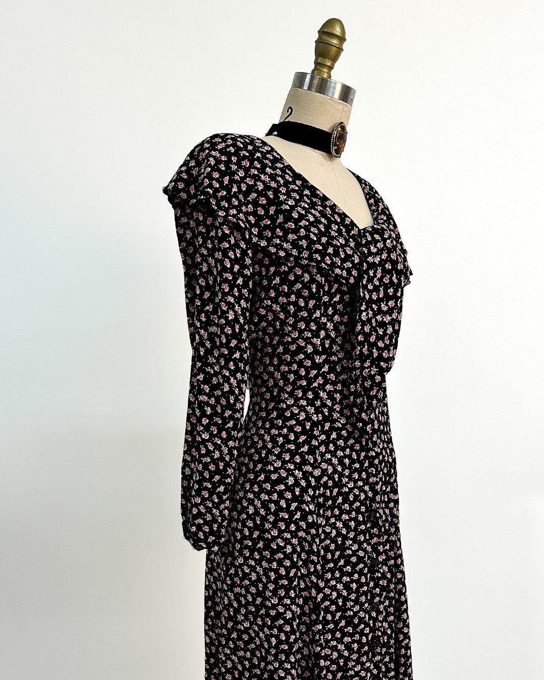 1990s 'The Midnight Roses' Button-up Dress / Medium