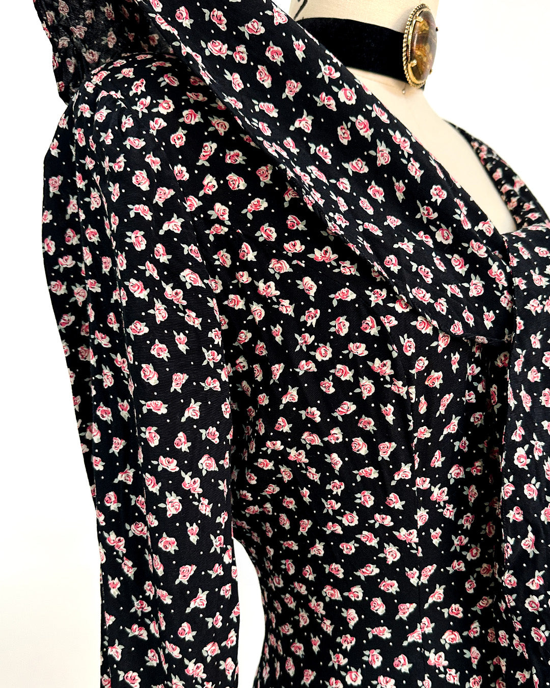 1990s 'The Midnight Roses' Button-up Dress / Medium