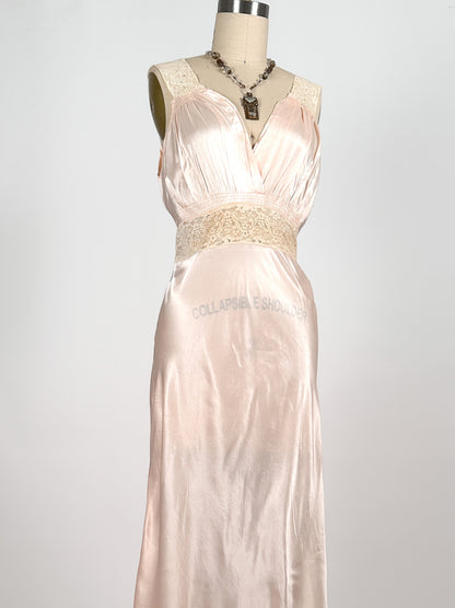 1930-40s Pale Pink Shimmering Nightgown with Lace / Waist 30