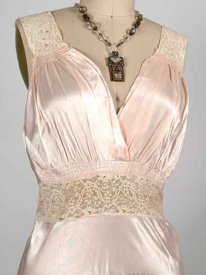 1930-40s Pale Pink Shimmering Nightgown with Lace / Waist 30