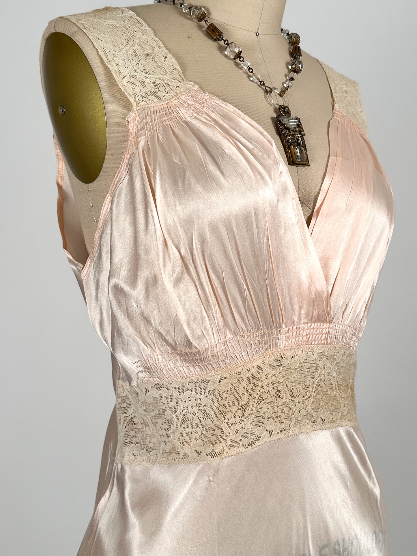 1930-40s Pale Pink Shimmering Nightgown with Lace / Waist 30