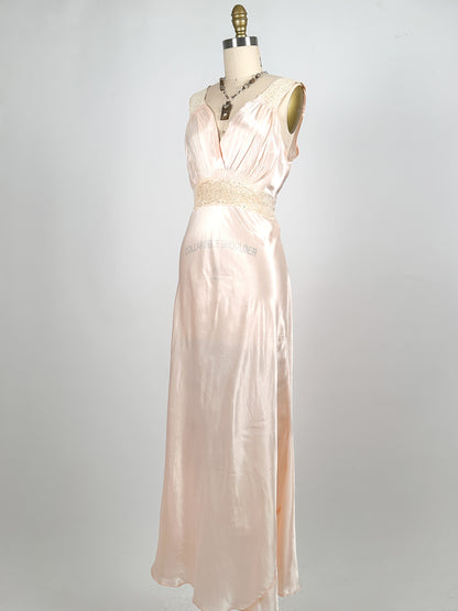 1930-40s Pale Pink Shimmering Nightgown with Lace / Waist 30