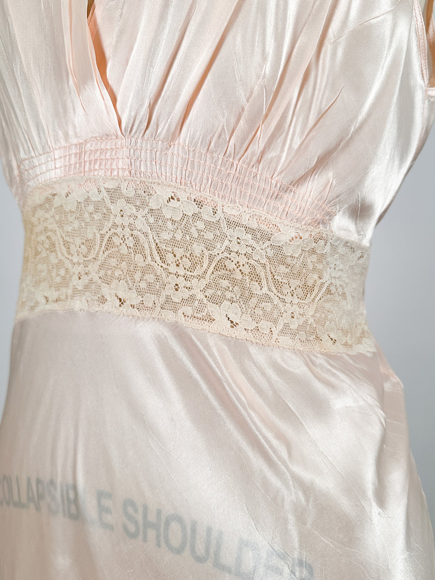 1930-40s Pale Pink Shimmering Nightgown with Lace / Waist 30