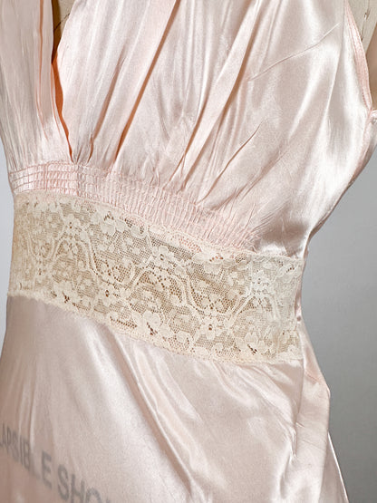 1930-40s Pale Pink Shimmering Nightgown with Lace / Waist 30