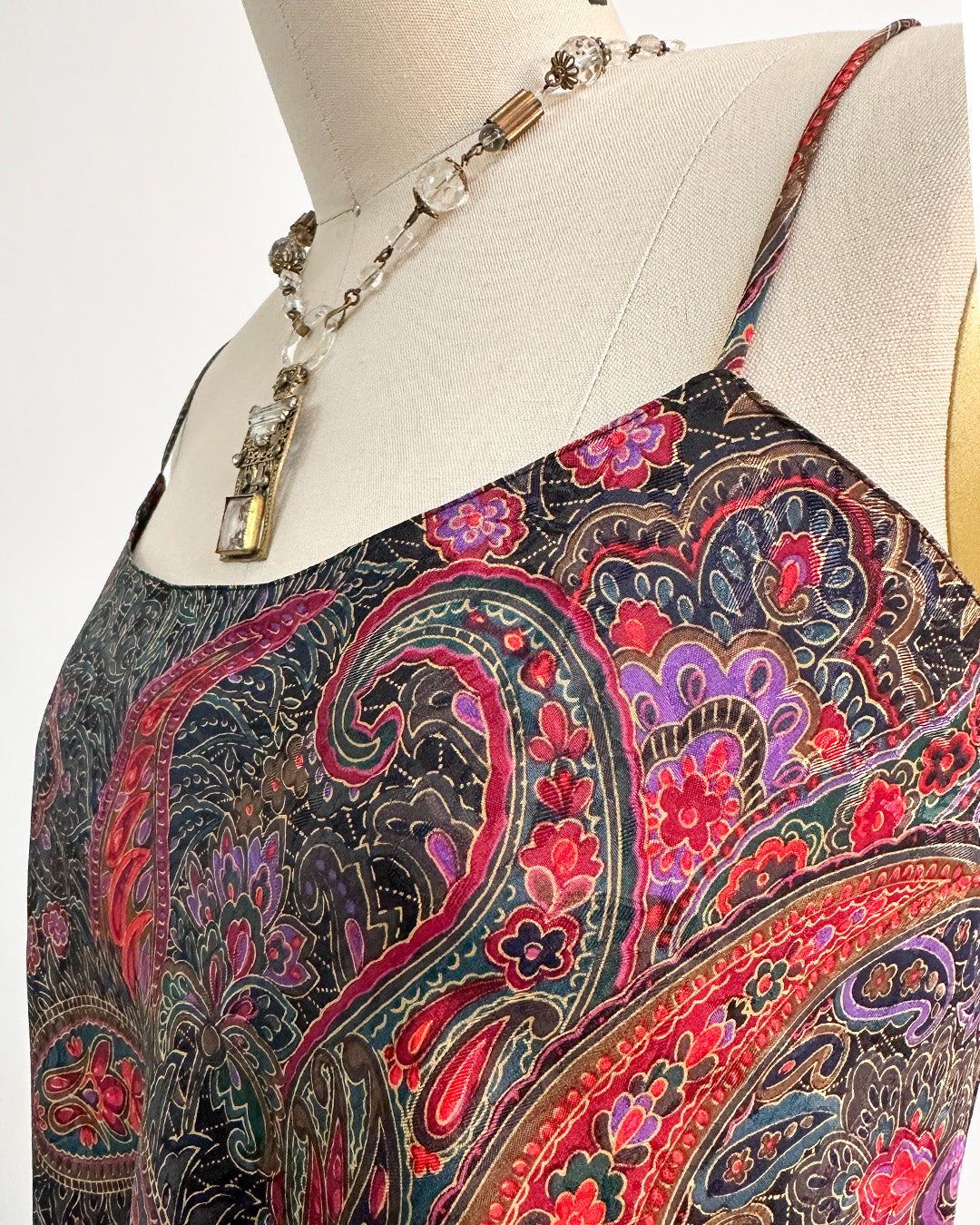 1980s 'The Crimson Spell' Slip / Medium – Large