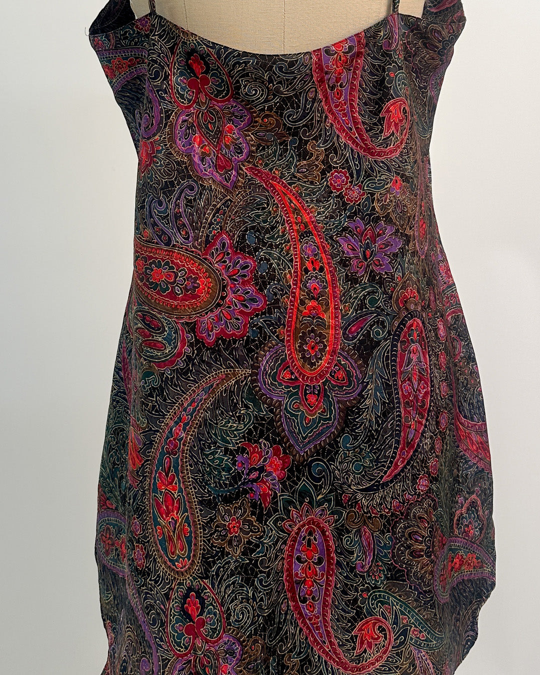 1980s 'The Crimson Spell' Slip / Medium – Large