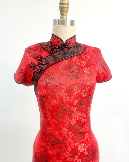 1970-80s 'The Dragon’s Shadow' Qipao / Medium