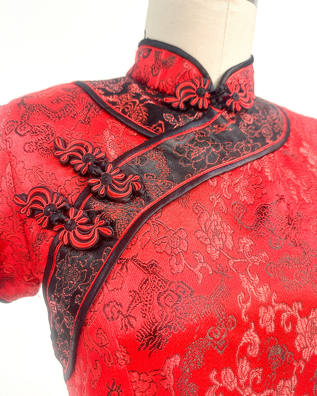 1970-80s 'The Dragon’s Shadow' Qipao / Medium