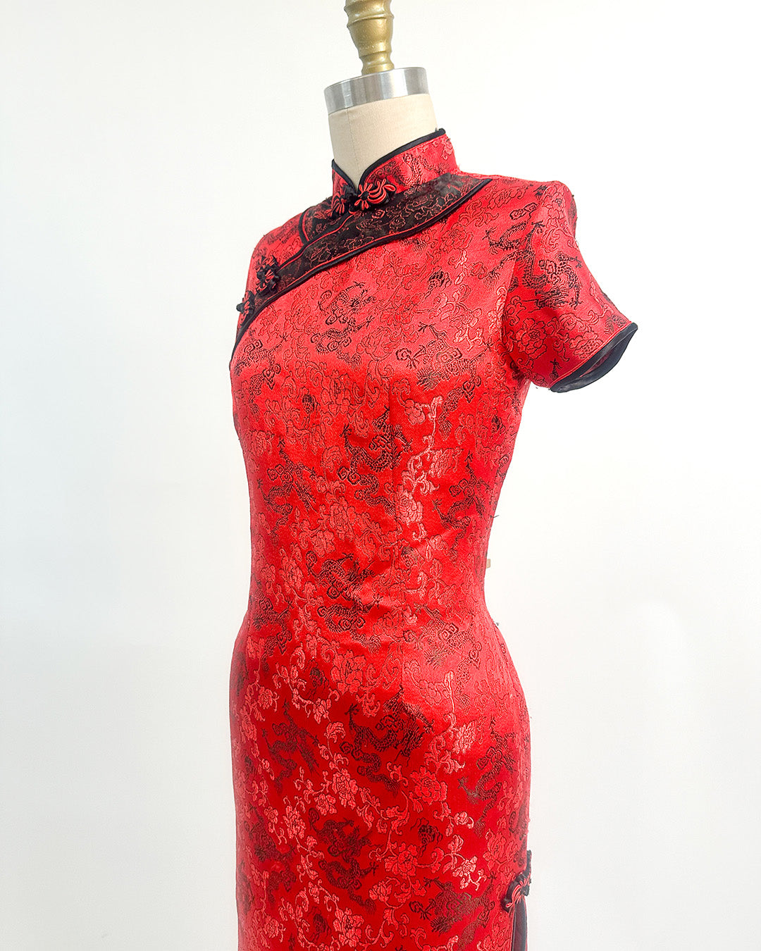 1970-80s 'The Dragon’s Shadow' Qipao / Medium
