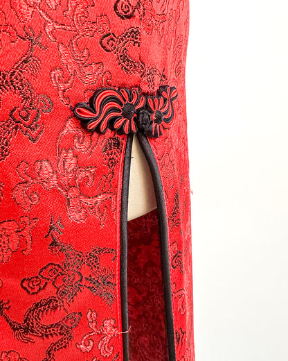 1970-80s 'The Dragon’s Shadow' Qipao / Medium