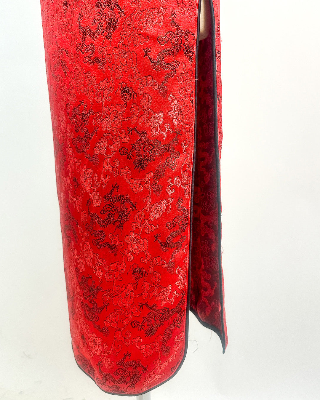 1970-80s 'The Dragon’s Shadow' Qipao / Medium