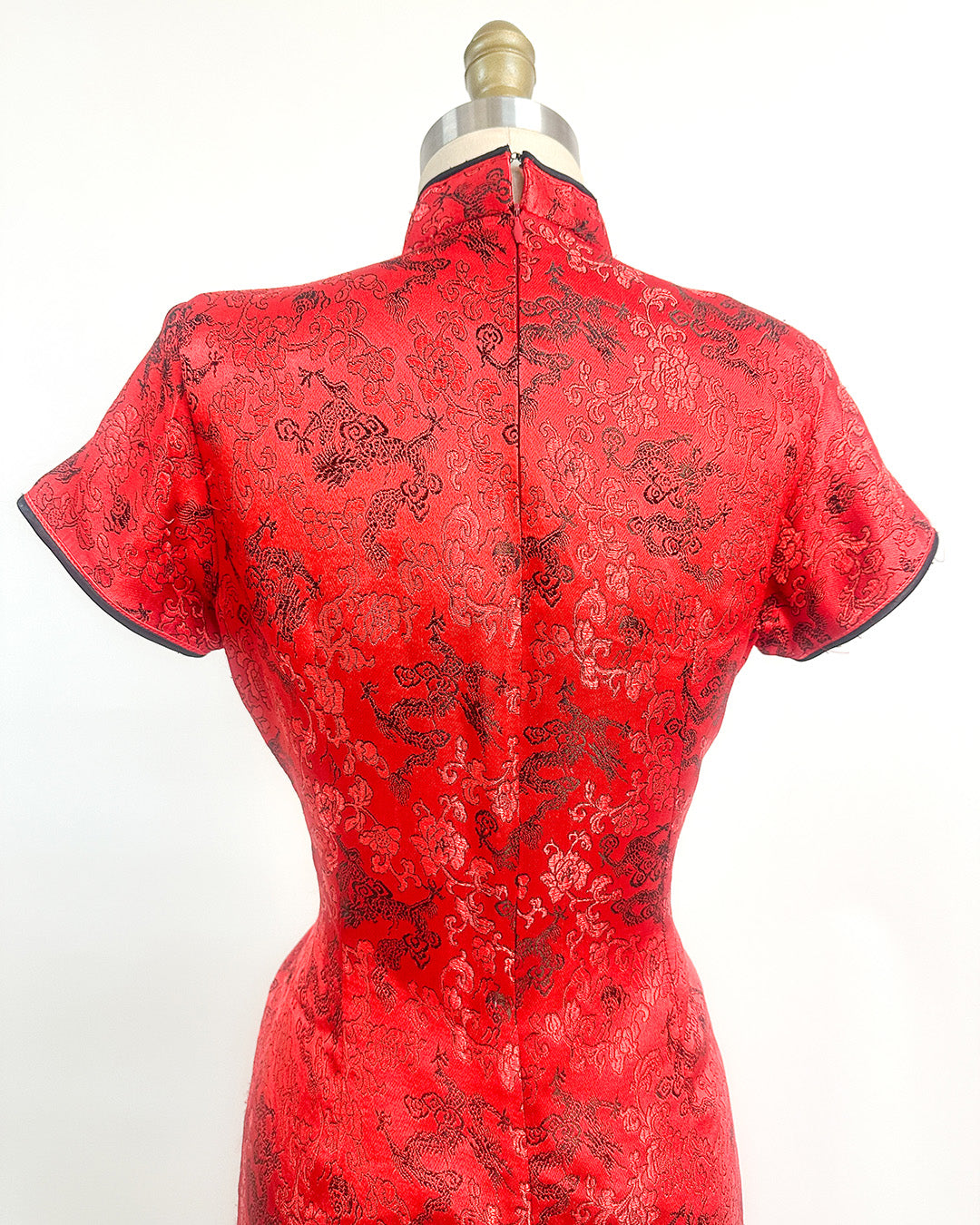1970-80s 'The Dragon’s Shadow' Qipao / Medium