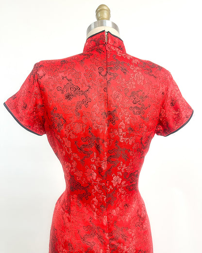 1970-80s 'The Dragon’s Shadow' Qipao / Medium