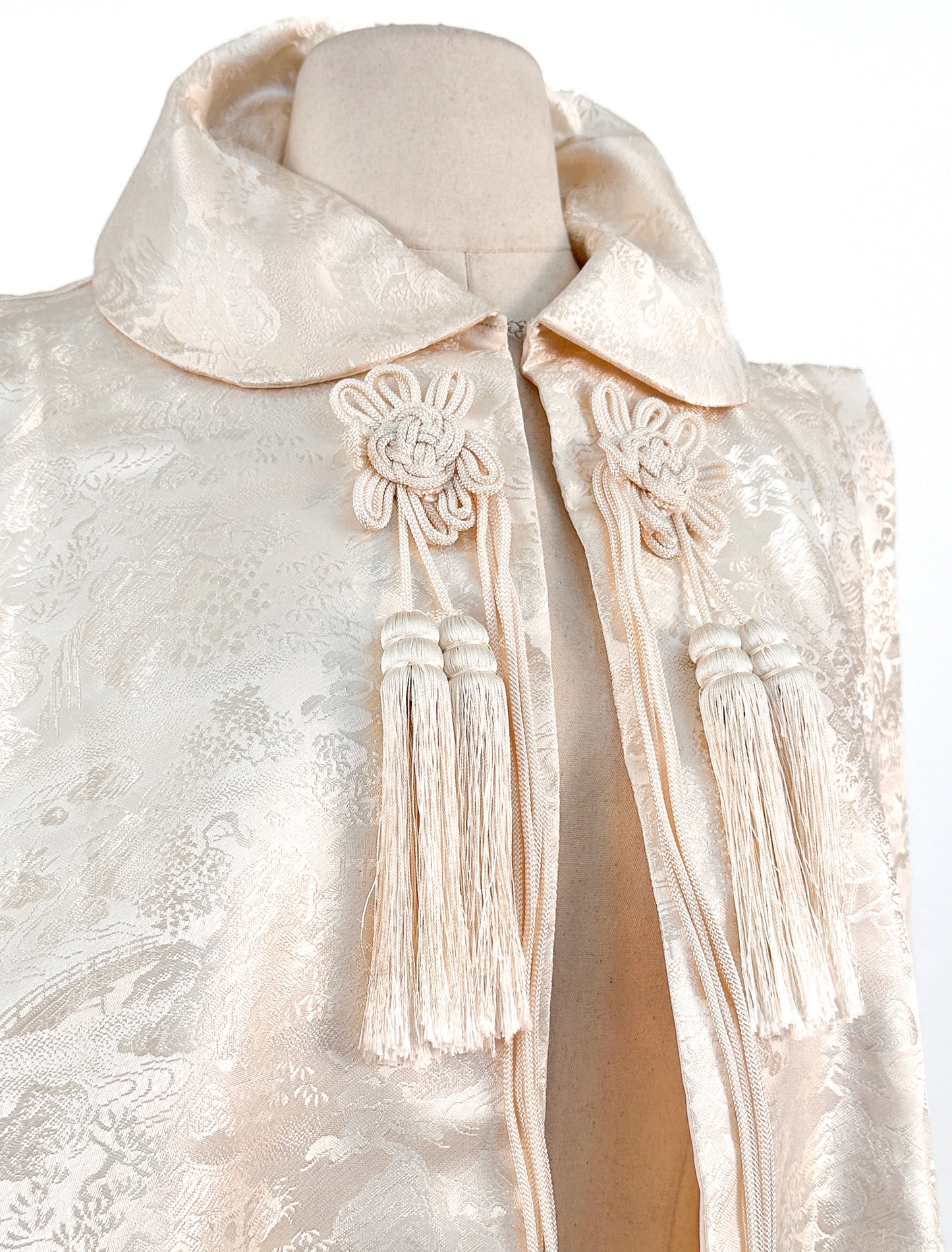 1960s Cream Brocade Cape with Tassels / OSFM
