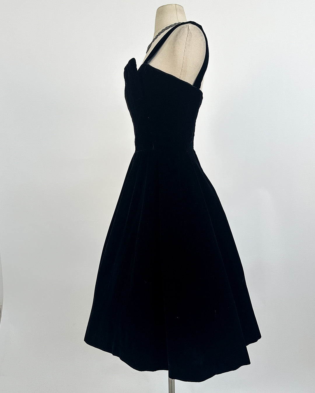 1950s 'The Velvet Manhattan' Dress by Suzy Perette / Small