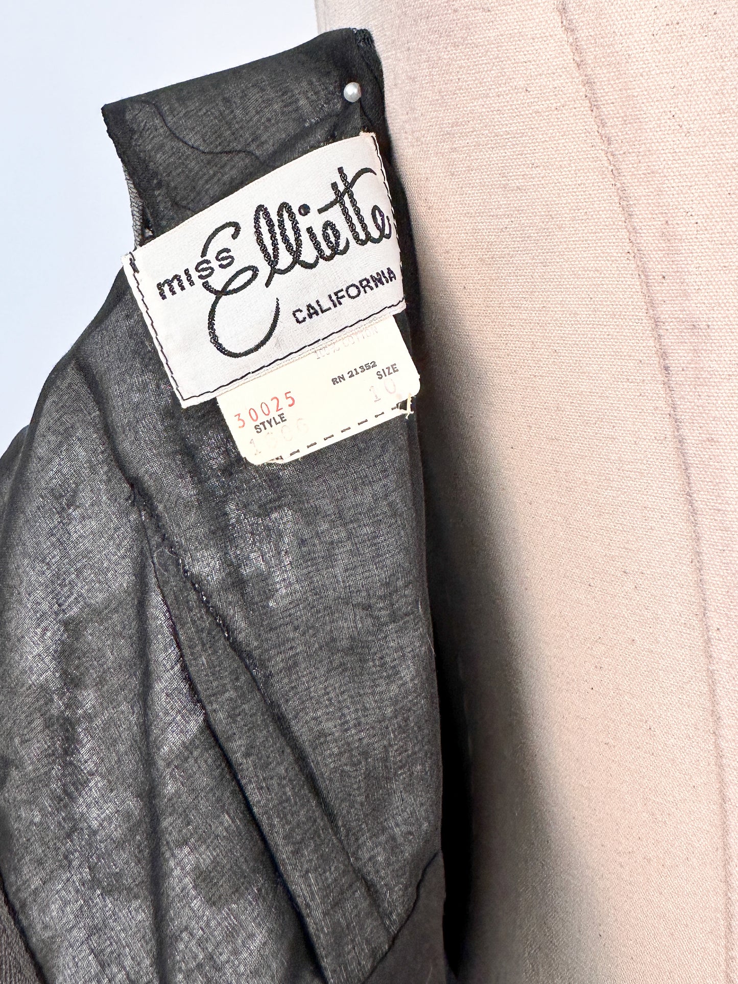 1960s Lacey Cotton Fit and Flare by Miss Elliette / Waist 25