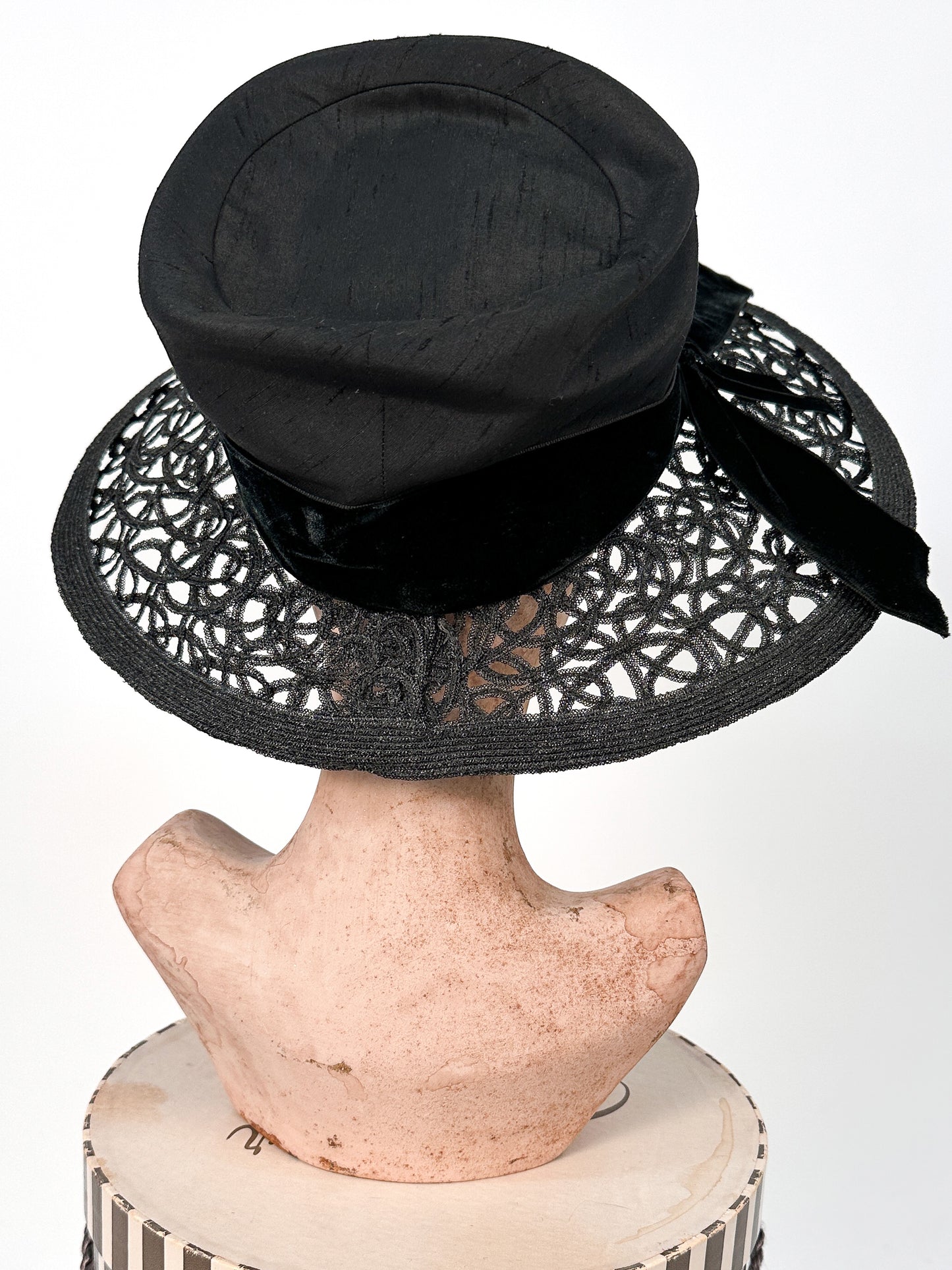 1960s Cartwheel Hat with Abstract Brim by Mr. John / OSFM