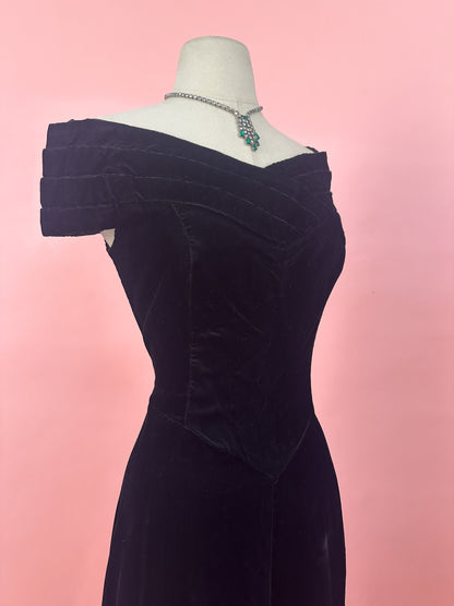 1980s does 1950s Fit & Flare Velvet Dress / Waist 28-32"