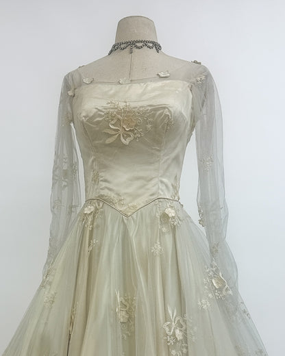 1950s 'The Bow Bridge Bouquet' Wedding Dress