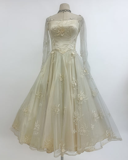 1950s 'The Bow Bridge Bouquet' Wedding Dress